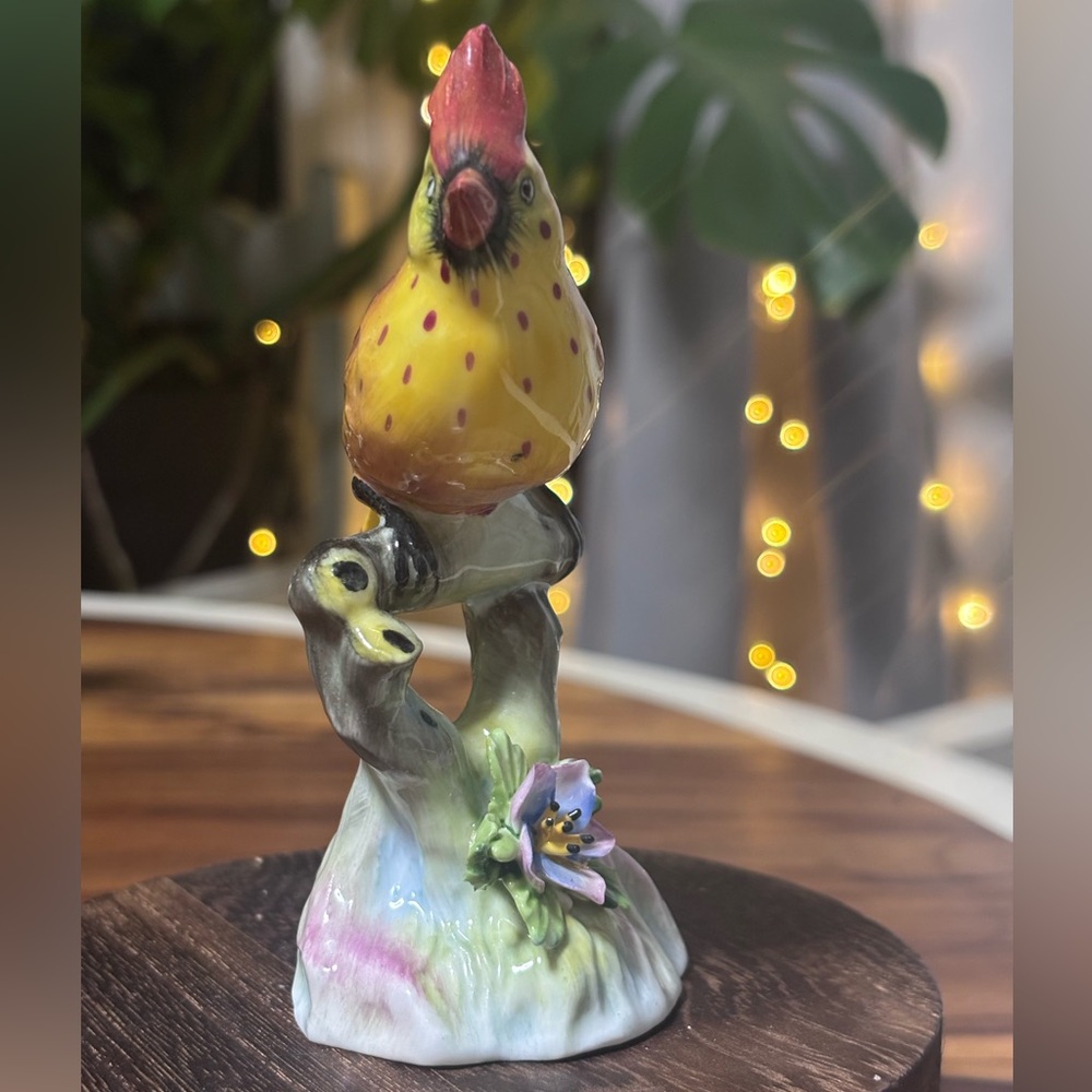 Royal Adderley Bone China Cardinal Figurine – Made in England.  Female Cardinal.
